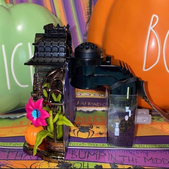 Bath & Body Works Wallflower Plug-In Halloween Haunted House Projector - Picture 3 of 12